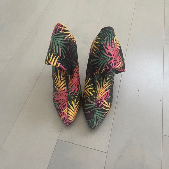 Floral boots - Picture 1 of 3